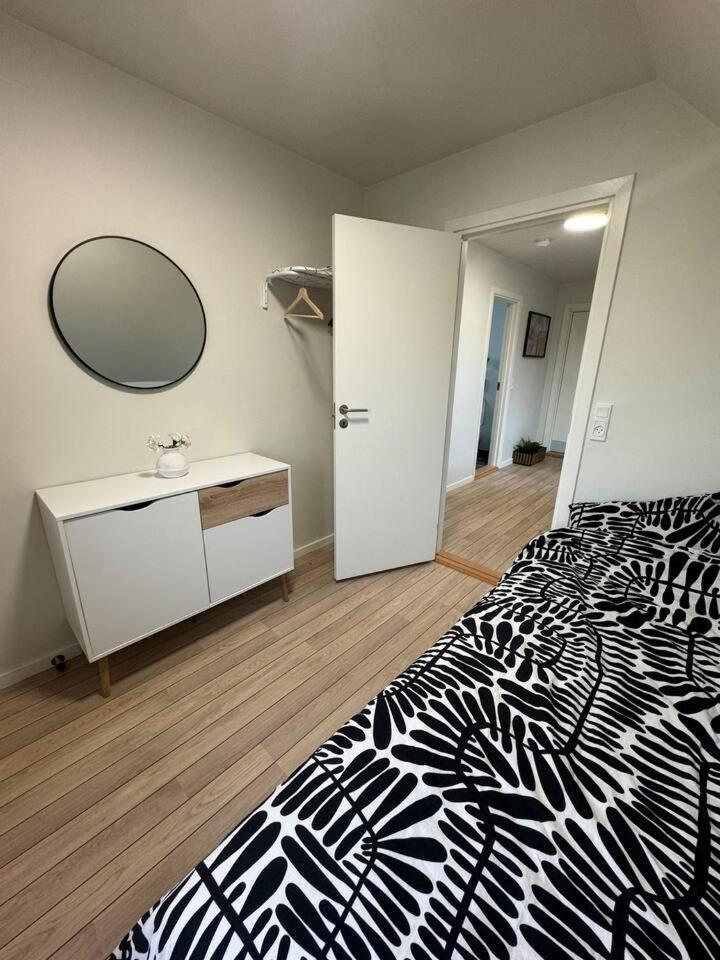 Charming House For 11 Persons In With Luxury Rooftop Deck & Free Parking *